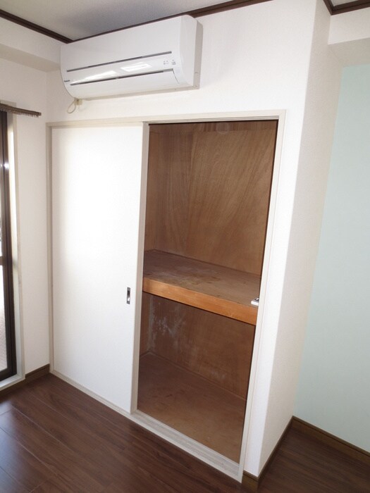 物件内観写真10　(収納)