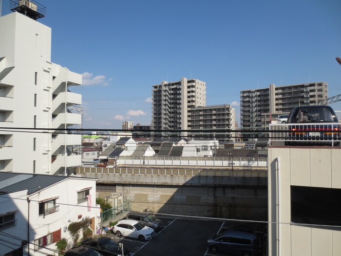 物件内観写真15　(室内からの展望)