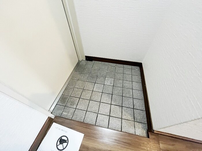 物件内観写真17　(玄関)