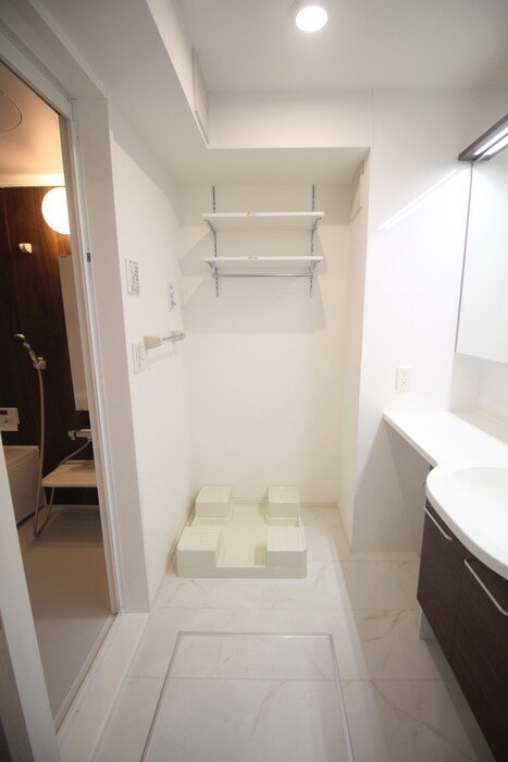 物件内観写真11　(洗濯機置場)