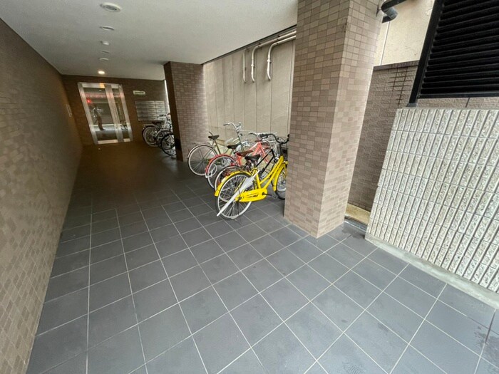 物件外観写真3　(駐輪場)