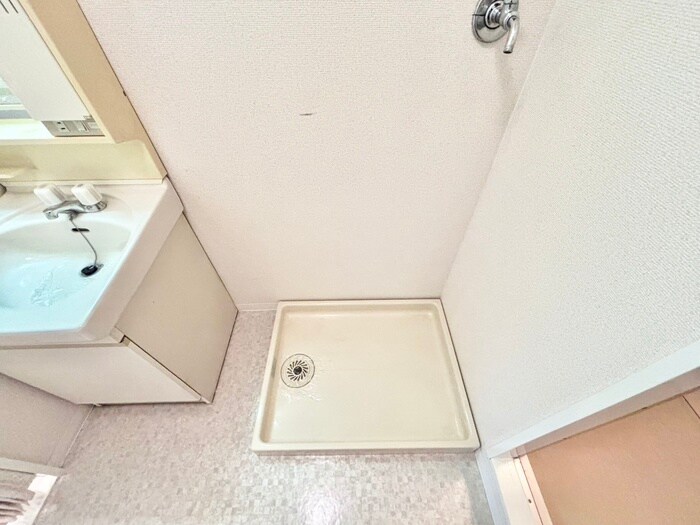 物件内観写真10　(洗濯機置場)