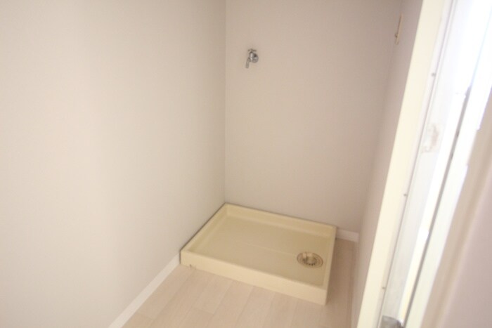 物件内観写真10　(洗濯機置場)