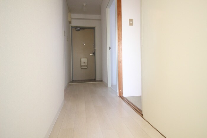 物件内観写真21　(廊下)
