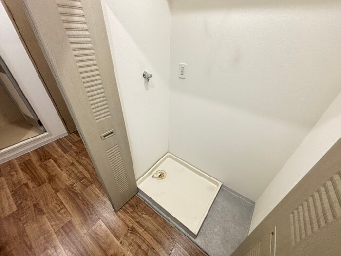 物件内観写真13　(洗濯機置場)