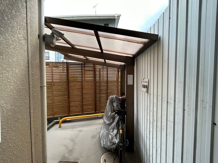物件外観写真3　(駐輪場)