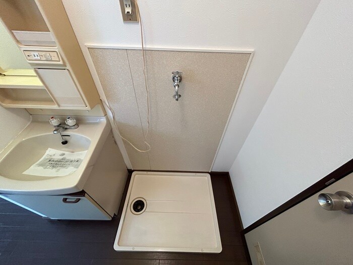 物件内観写真15　(洗濯機置場)