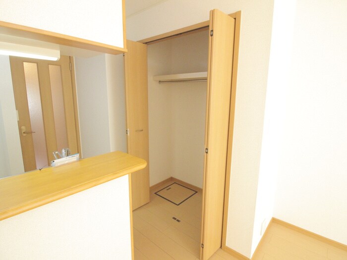 物件内観写真13　(収納)