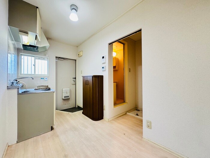 物件内観写真8　(居室)