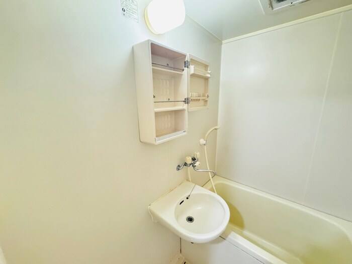 物件内観写真12　(洗面)