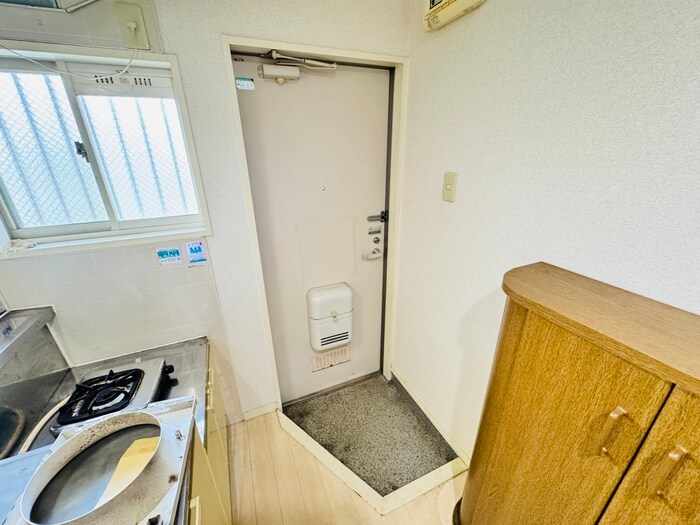 物件内観写真14　(玄関)