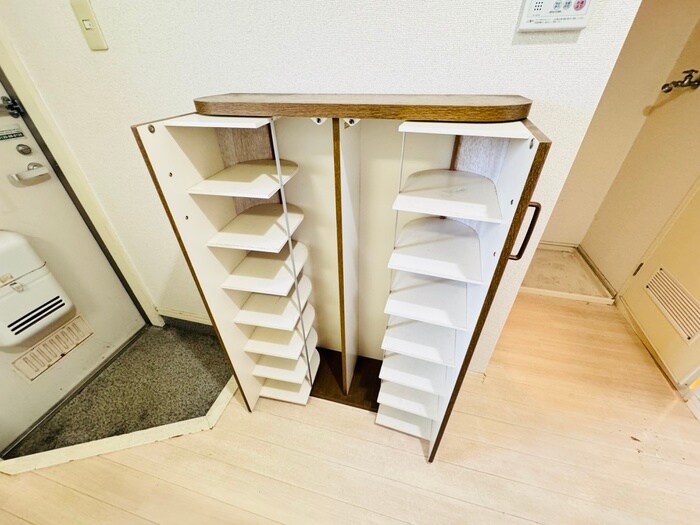物件内観写真16　(靴箱)