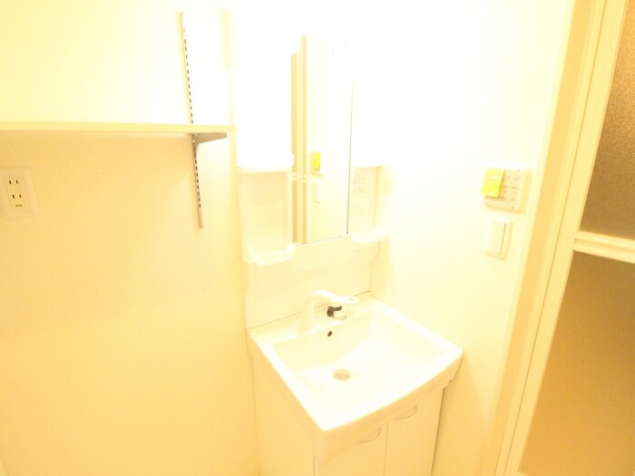 物件内観写真8　(洗面)