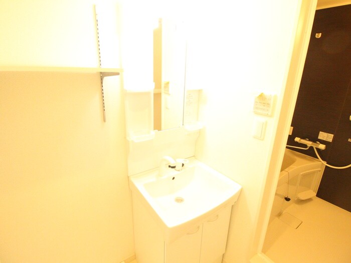 物件内観写真8　(洗面)