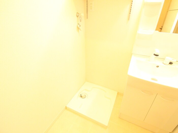 物件内観写真11　(洗濯機置場)