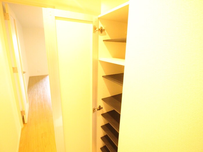 物件内観写真15　(靴箱)