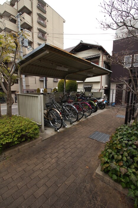物件外観写真4　(駐輪場)