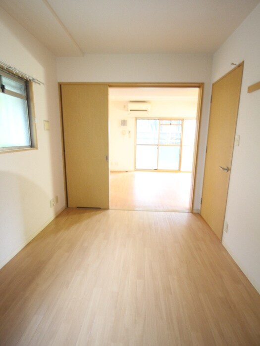 物件内観写真10　(居室)