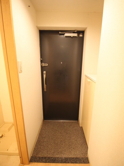 物件内観写真17　(玄関)