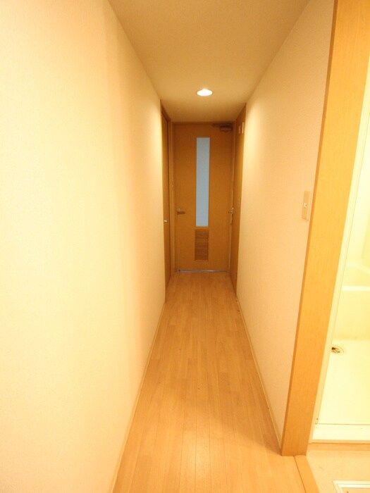 物件内観写真18　(廊下)