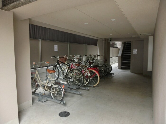 物件外観写真3　(駐輪場)