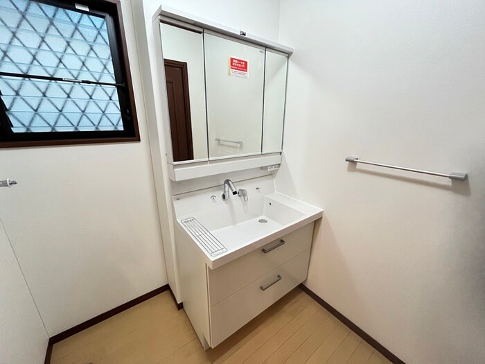 物件内観写真12　(洗面)