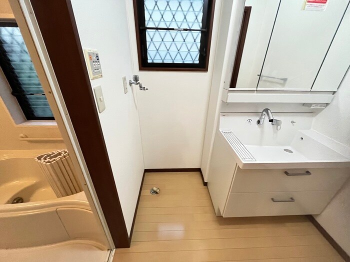 物件内観写真13　(洗濯機置場)