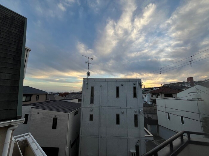 物件内観写真18　(室内からの展望)