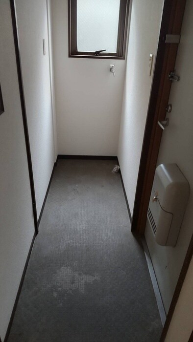 物件内観写真9　(玄関)