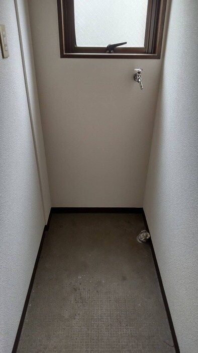 物件内観写真15　(洗濯機置場)