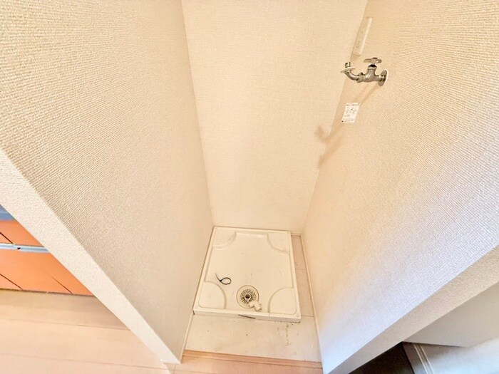 物件内観写真14　(洗濯機置場)