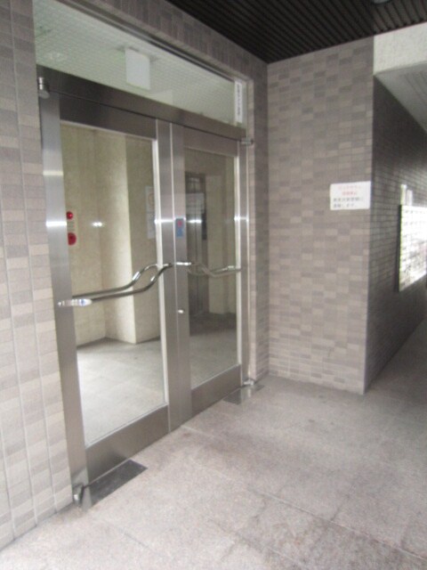 物件外観写真4　(エントランス部分)