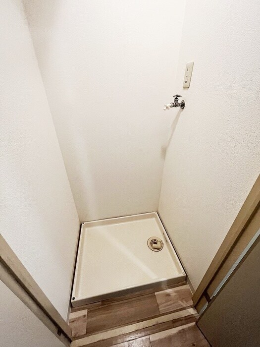 物件内観写真11　(洗濯機置場)