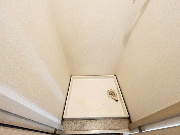 物件内観写真11　(洗濯機置場)