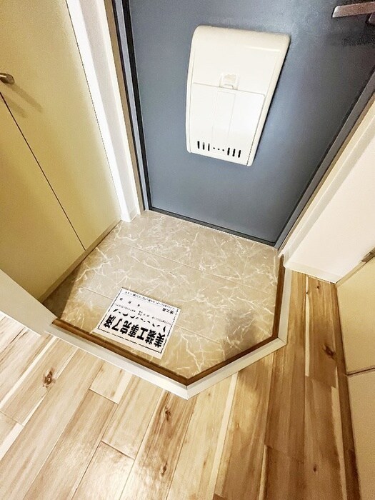 物件内観写真17　(玄関)