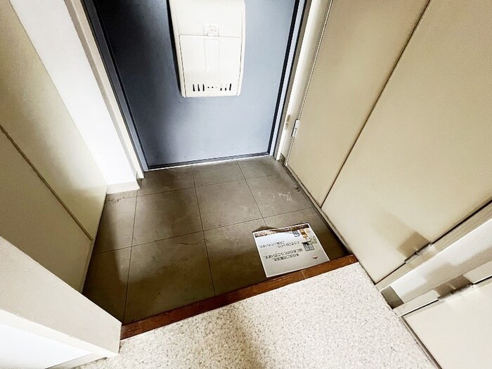 物件内観写真17　(玄関)