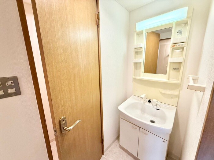 物件内観写真9　(洗面)