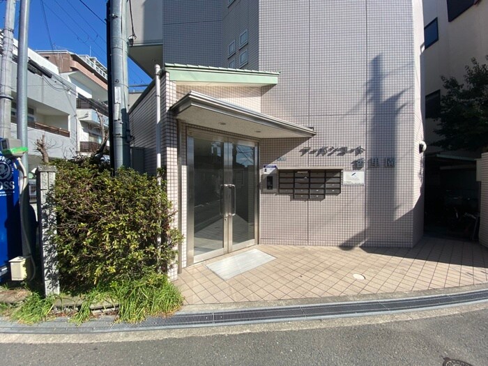 物件外観写真4　(エントランス部分)