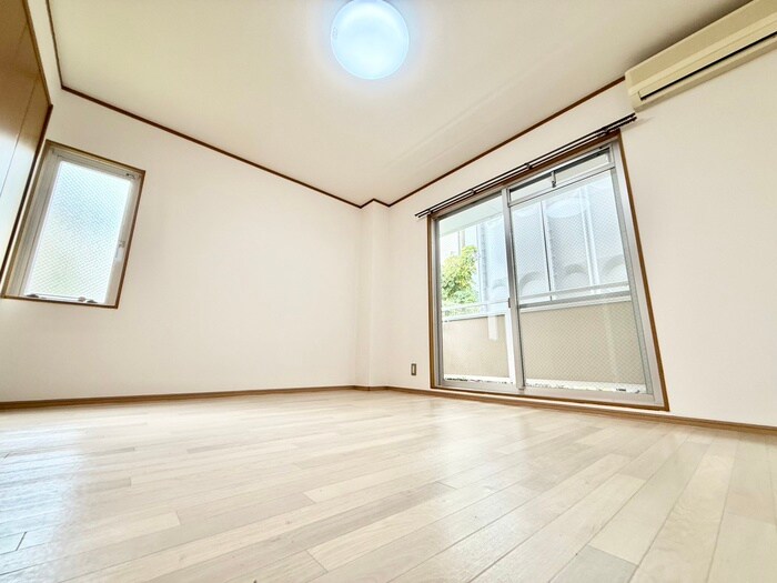 物件内観写真15　(居室)