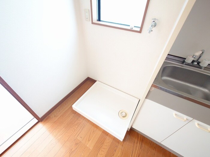 物件内観写真12　(洗濯機置場)