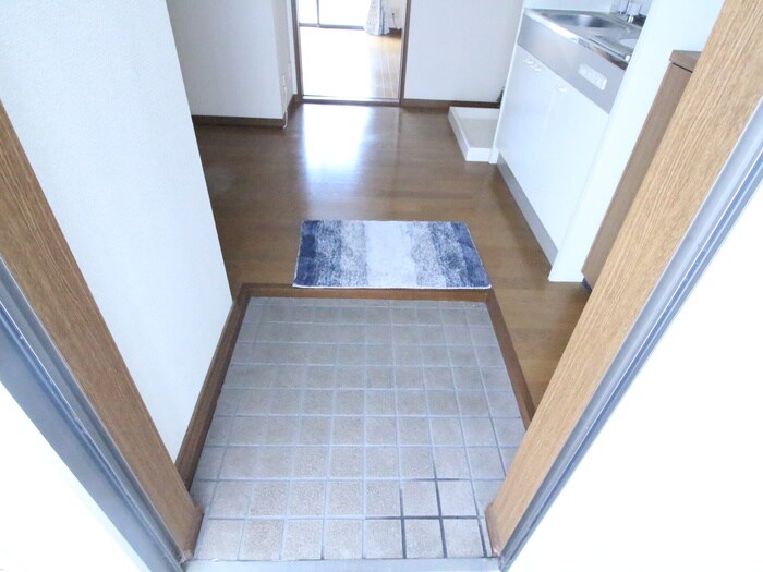 物件内観写真17　(玄関)