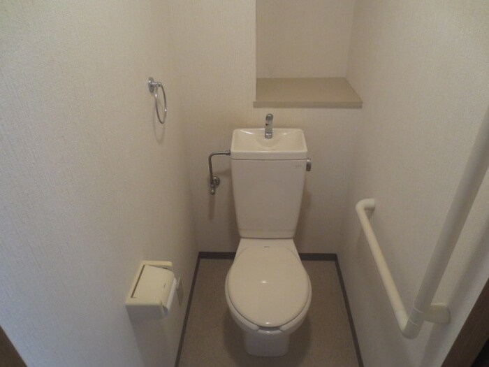 物件内観写真15　(トイレ)