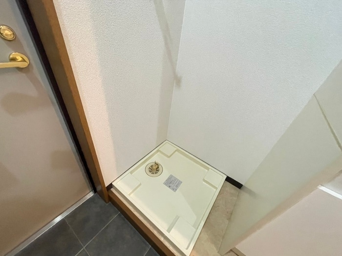 物件内観写真15　(洗濯機置場)