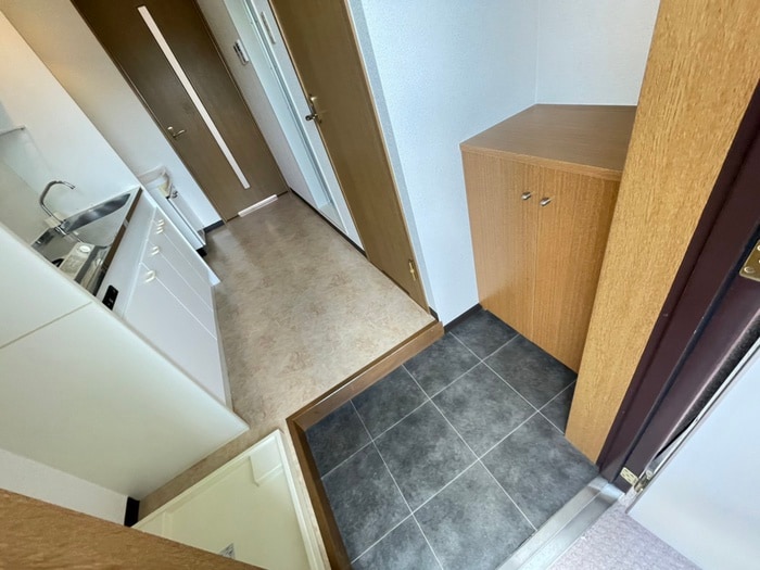 物件内観写真18　(玄関)