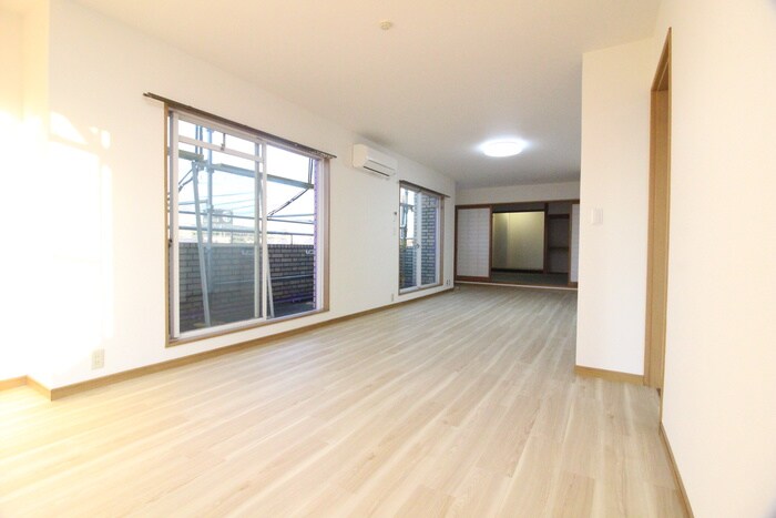 物件内観写真3　(居室)