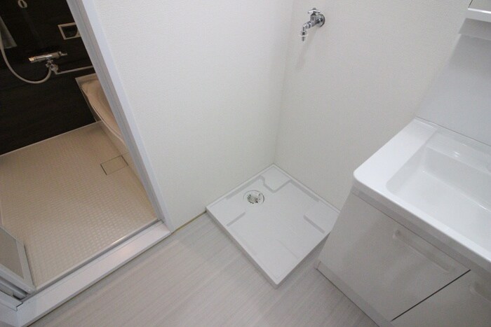 物件内観写真6　(洗濯機置場)