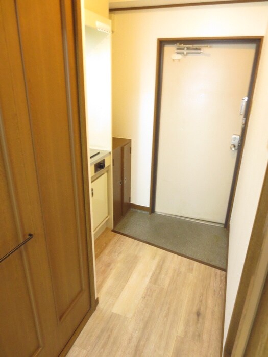 物件内観写真13　(玄関)