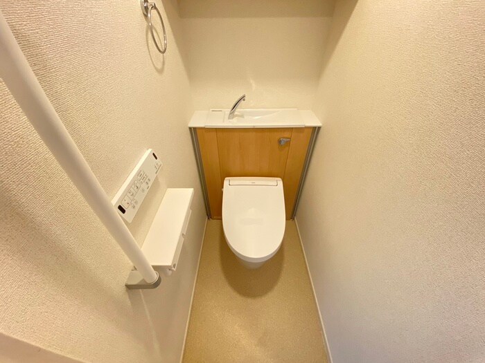 物件内観写真14　(トイレ)