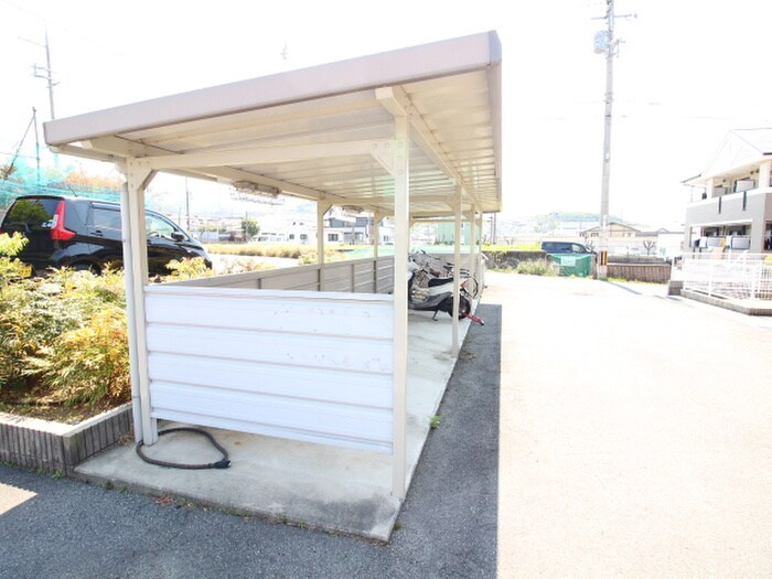 物件外観写真5　(駐輪場)