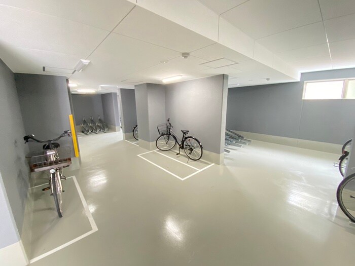 物件外観写真5　(駐輪場)